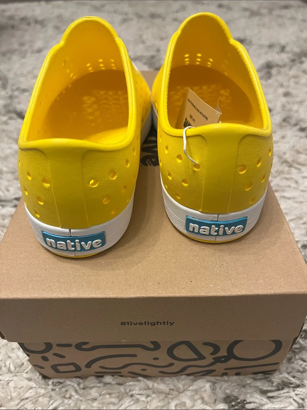 Native Shoes jefferson shoe. Crayon Yellow. White. Kids size 2. New with tags.